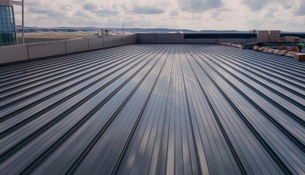 standing-seam-roof-building-istanbul-airport